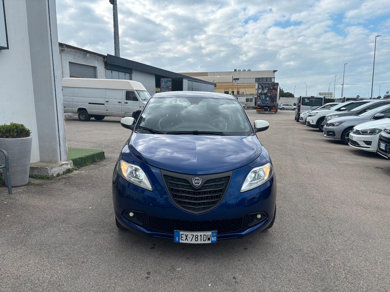 Lancia Ypsilon 1.2 69 CV 5 porte Elefantino