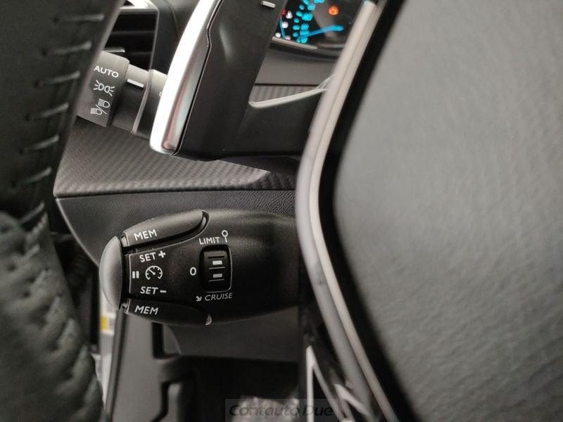 Peugeot 2008 2008 1.2 hybrid Style 145cv e-dcs6