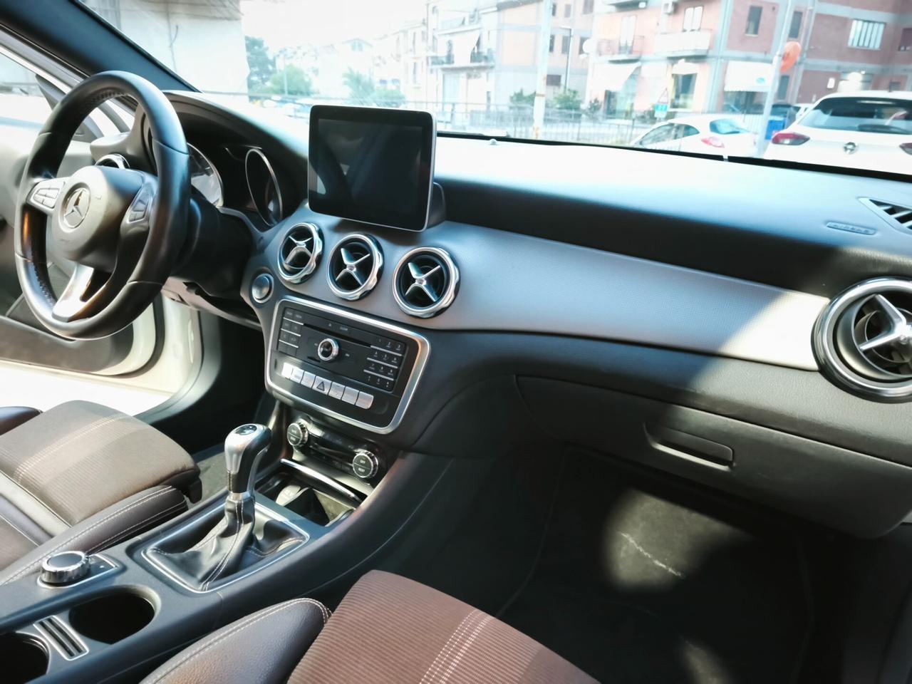 Mercedes GLA 200d Sport Petralia Villabate