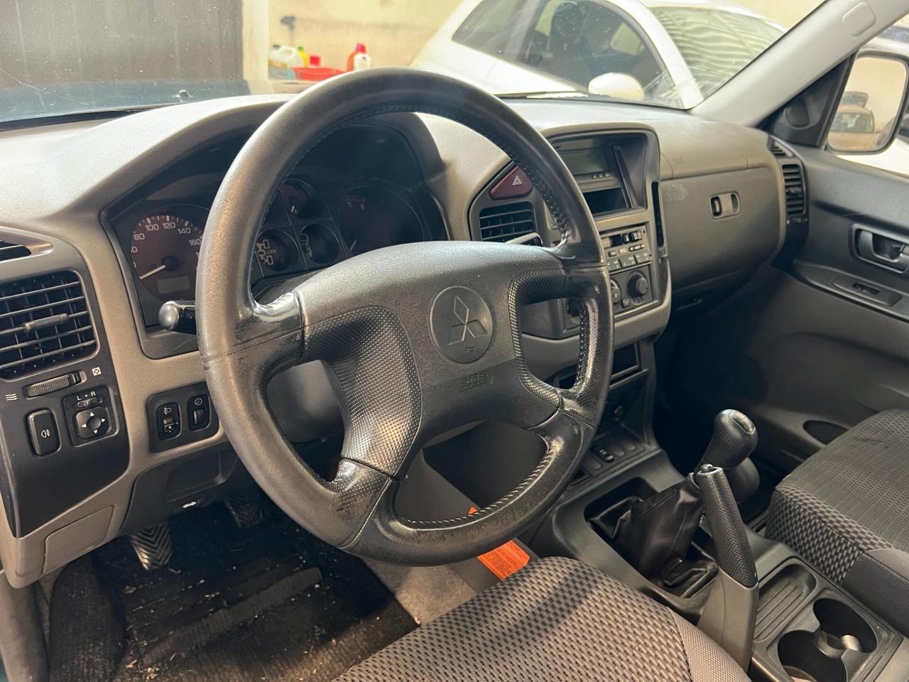 Mitsubishi Pajero 3.2 V6