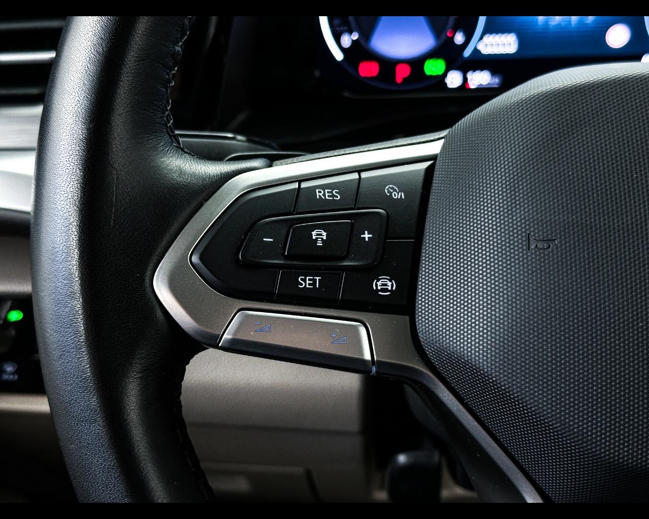 VOLKSWAGEN Multivan 7ª '21-> - Multivan 2.0 TDI 150CV DSG Life