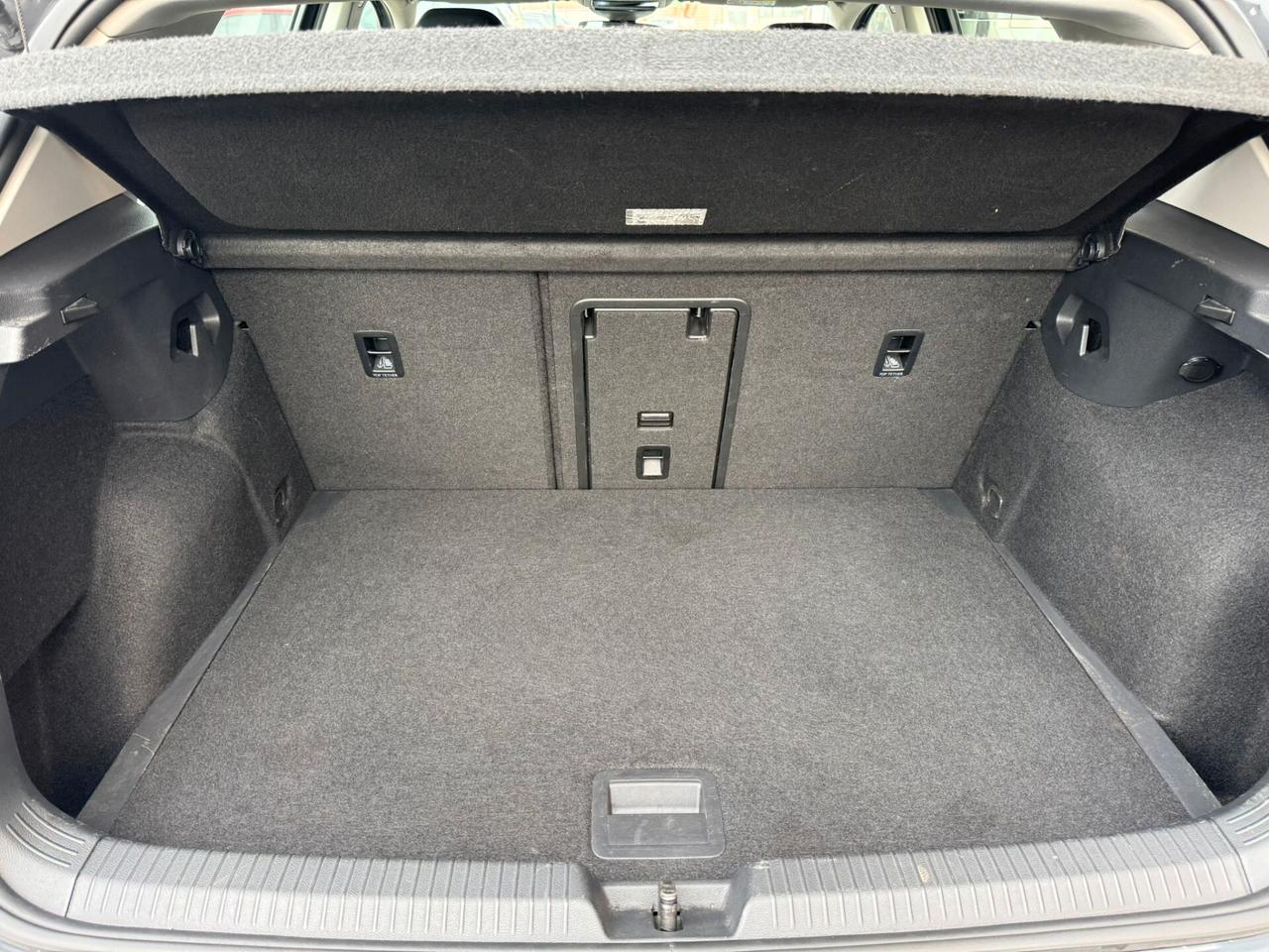 Volkswagen Golf 1.0 eTSI EVO DSG Life