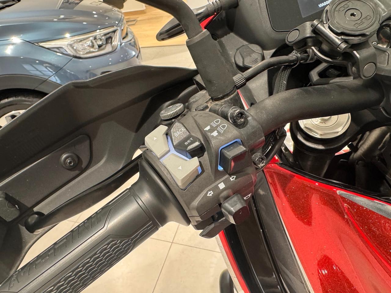 Moto Morini X-Cape 649 Raggi