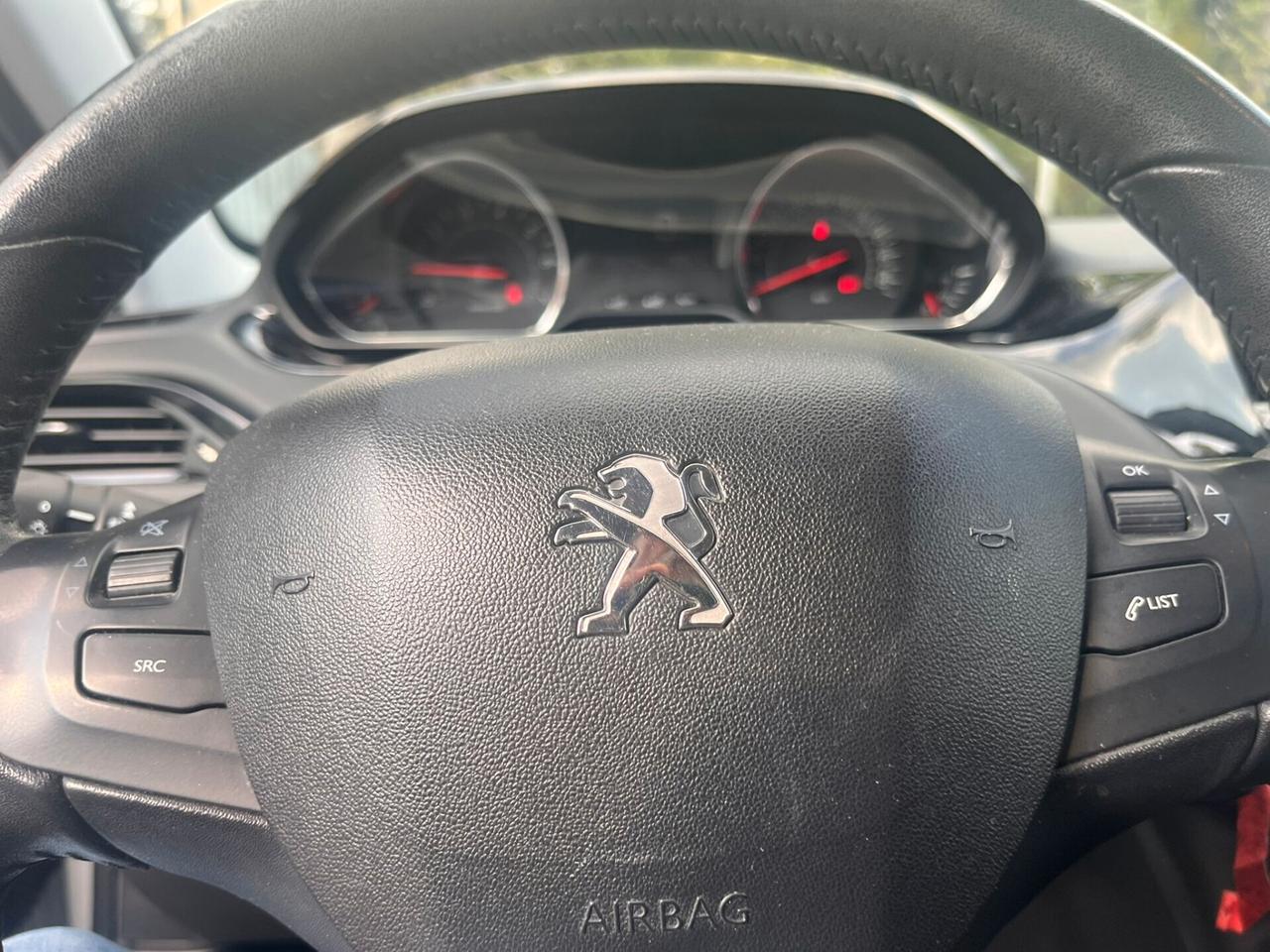 Peugeot 208 1.2 VTi 82 CV 5 porte Allure - 2012