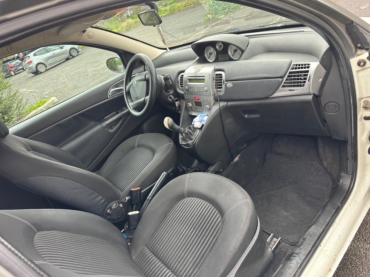 Lancia Ypsilon 1.3 MJT 75 CV Argento