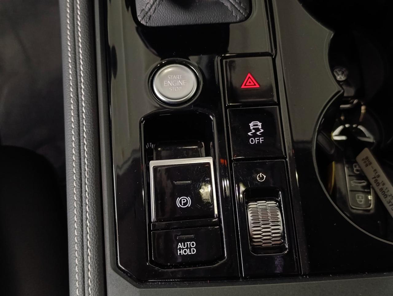 Volkswagen Touareg 3.0 V6 tdi scr 231cv auto