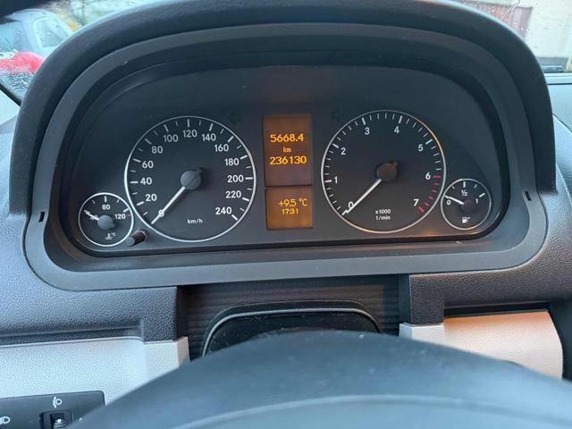 MERCEDES-BENZ A 150 BlueEFFICIENCY Avantgarde senza lavoro da fare