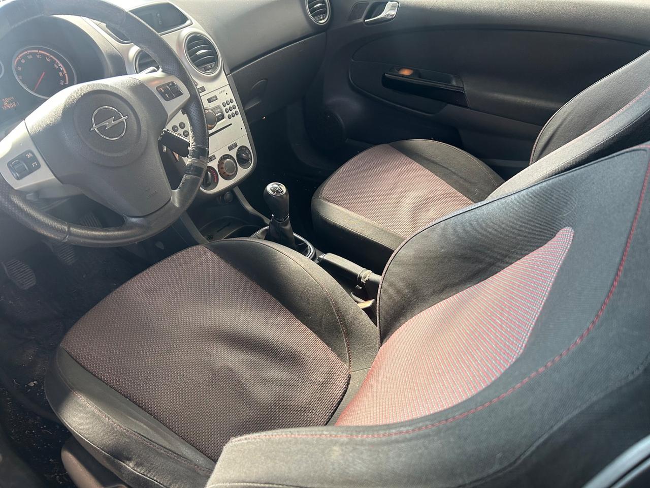 Opel Corsa 1.2 3 porte Club