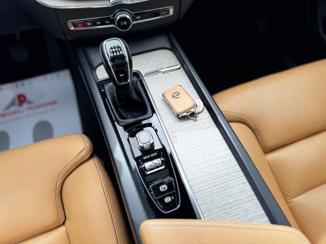 VOLVO XC60 D4 Inscription (Tetto/Pelle Cognac/Led)