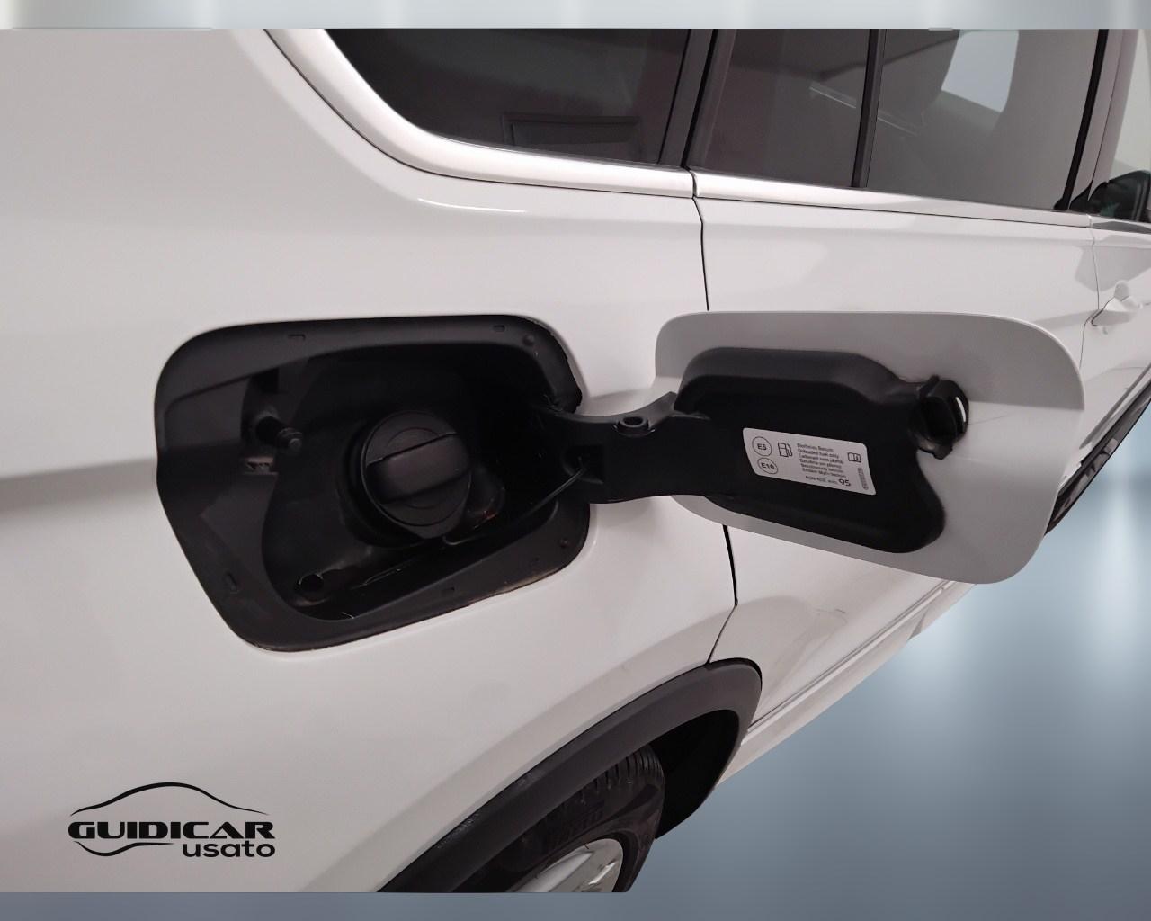 VOLKSWAGEN Tiguan II 2021 - Tiguan 1.5 tsi R-Line 150cv dsg
