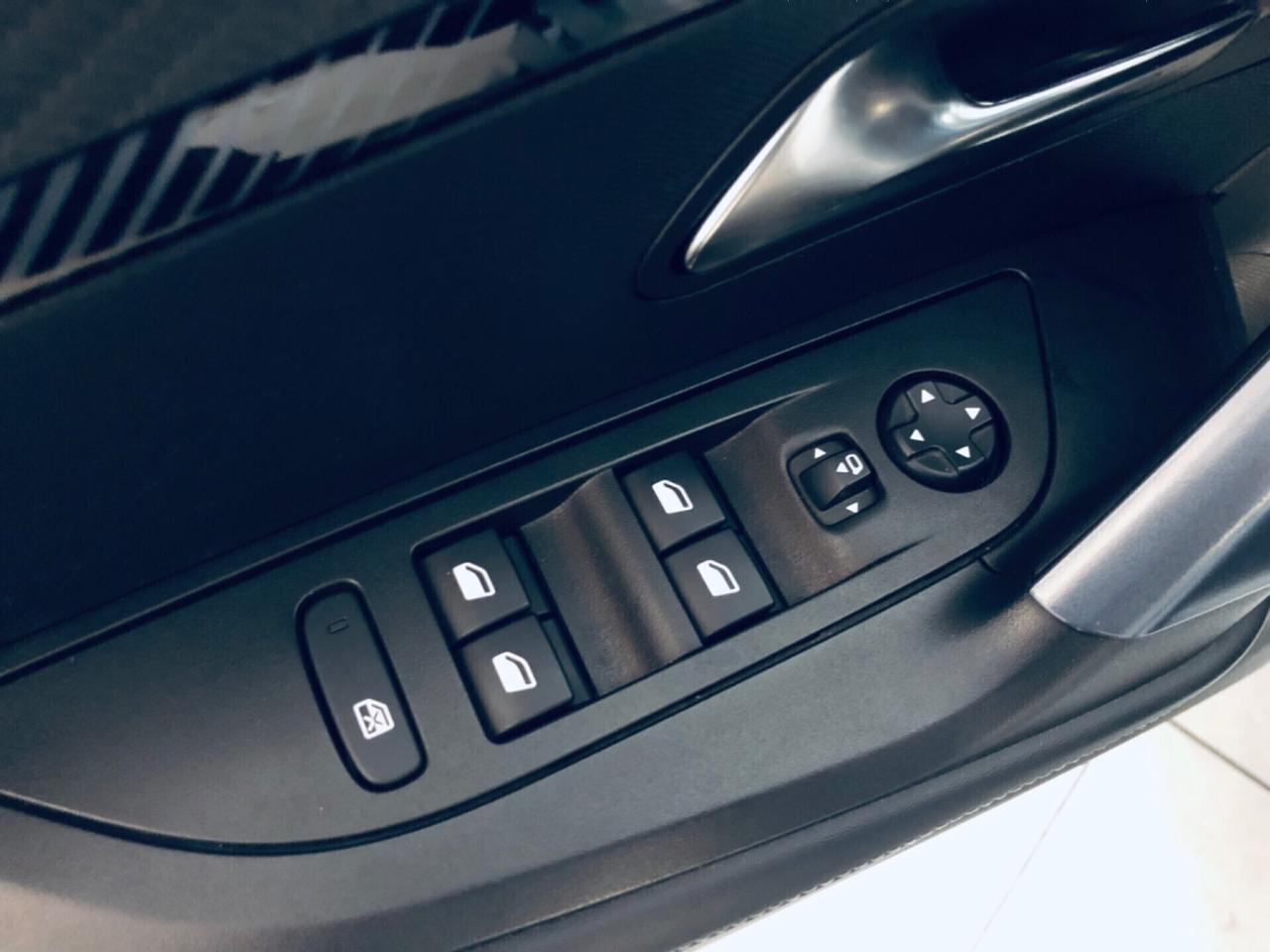 Peugeot 2008 1.5HDi TETTO -TELECAMERA PELLE Allure