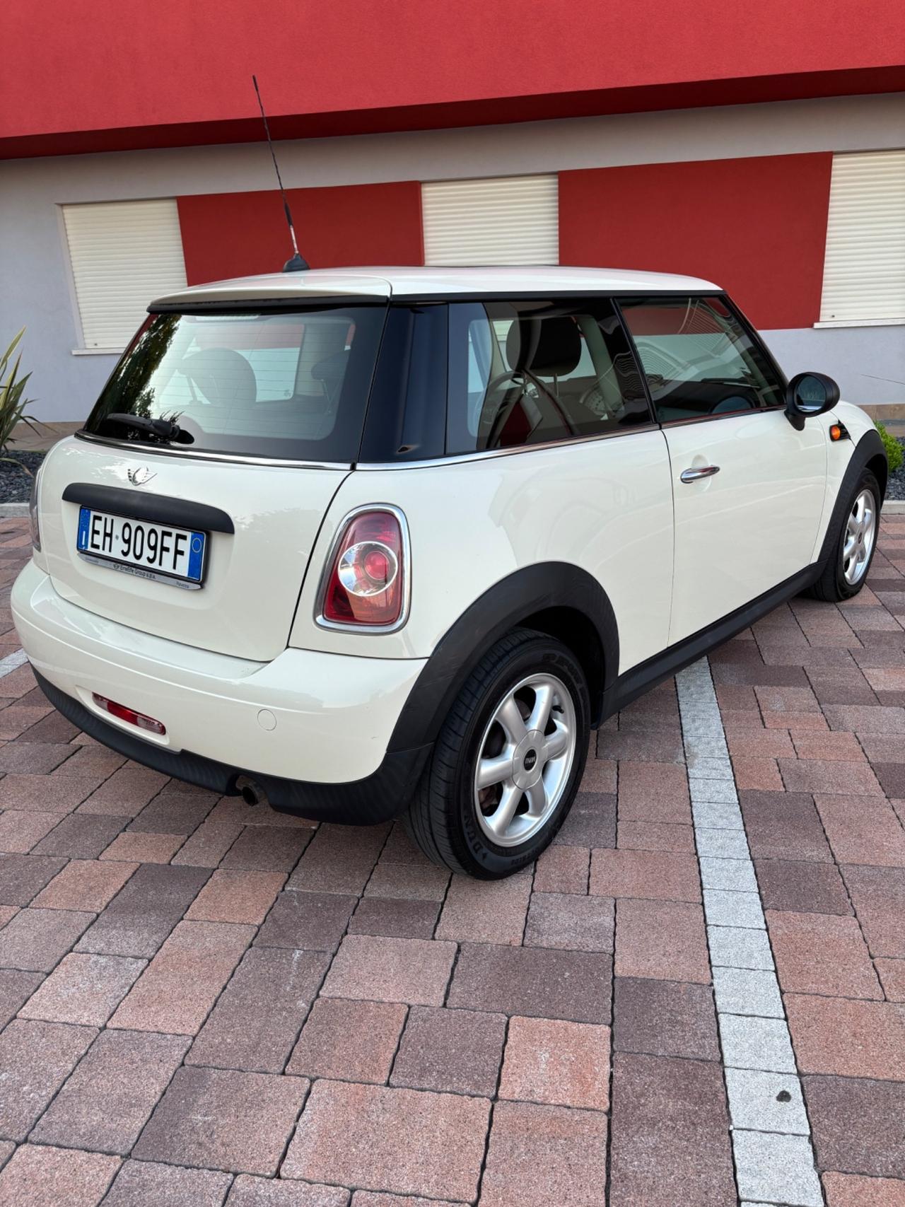 Mini 1.6 16V One (55kW)