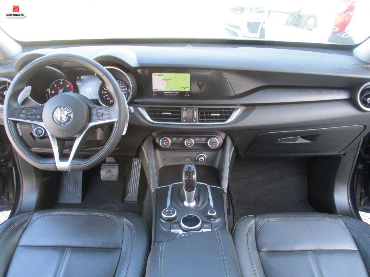 A.R.Stelvio 2.2 T.diesel 180CV AT8 RWD Exec.-2018 FULL