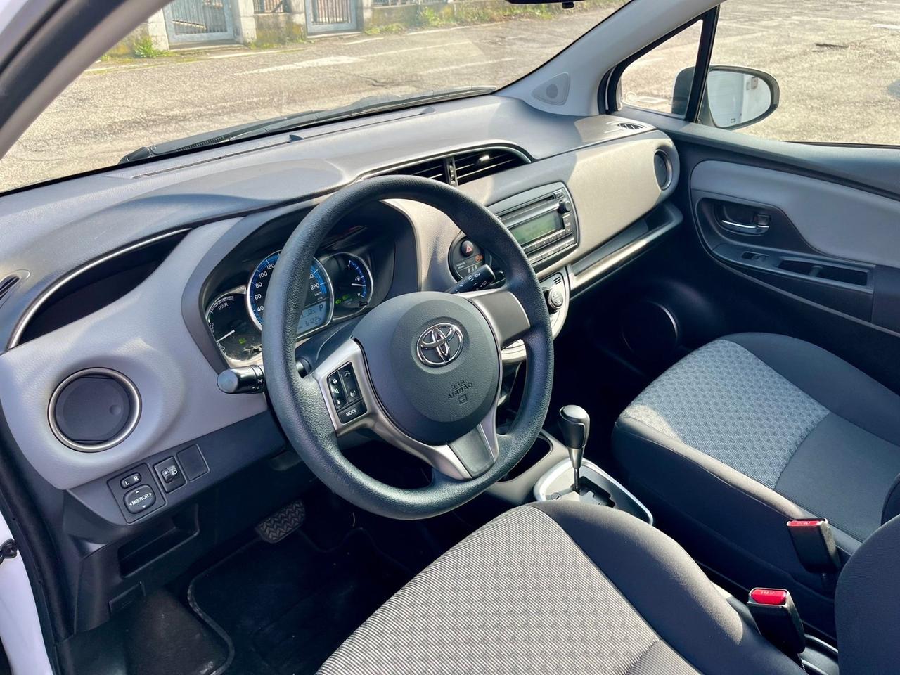 Toyota Yaris 1.5h 2015 61.000km pari al nuovo