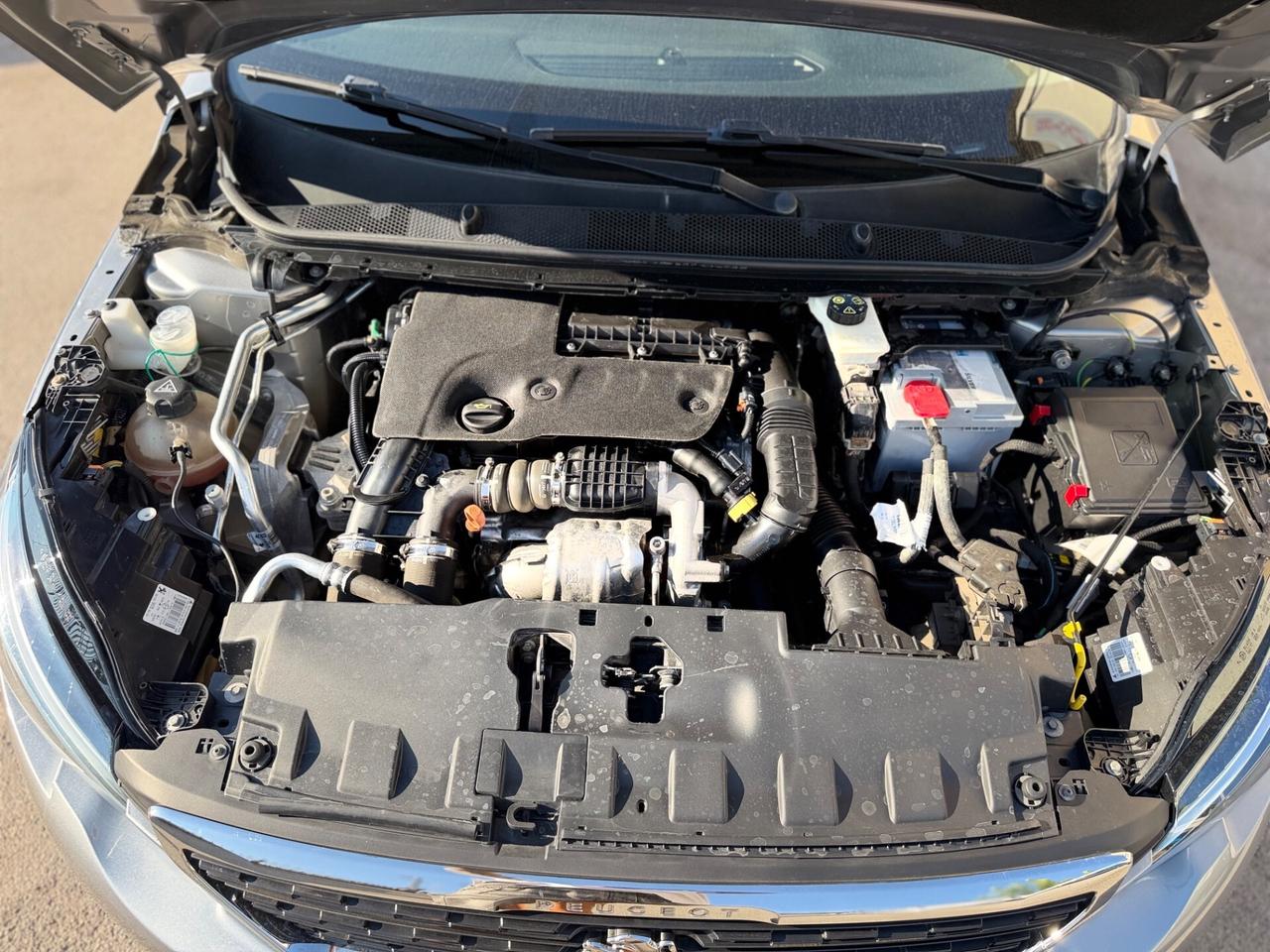Peugeot 308 1.6 HDI 100 CV ALLURE
