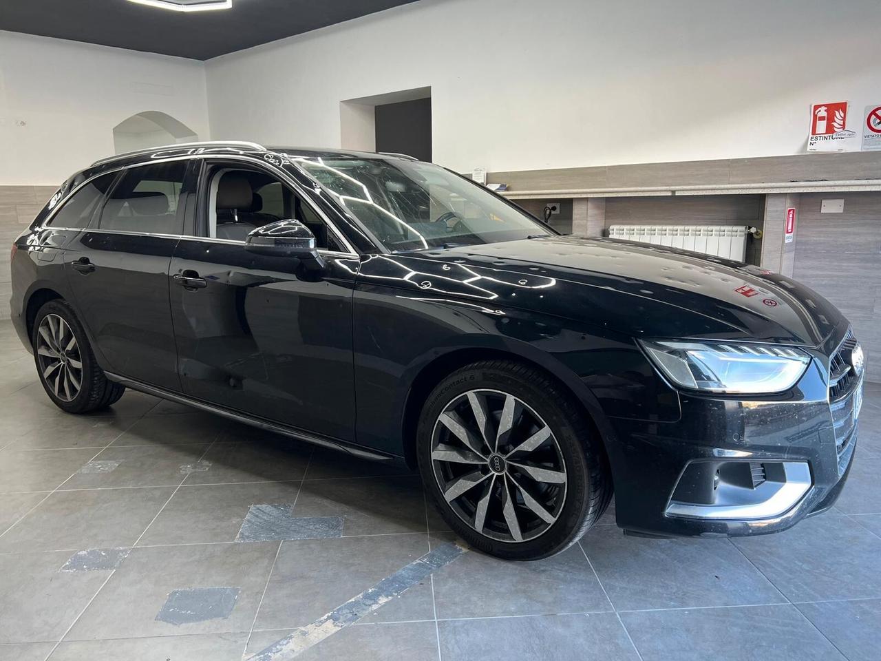 Audi A4 40 TDI S tronic line edition