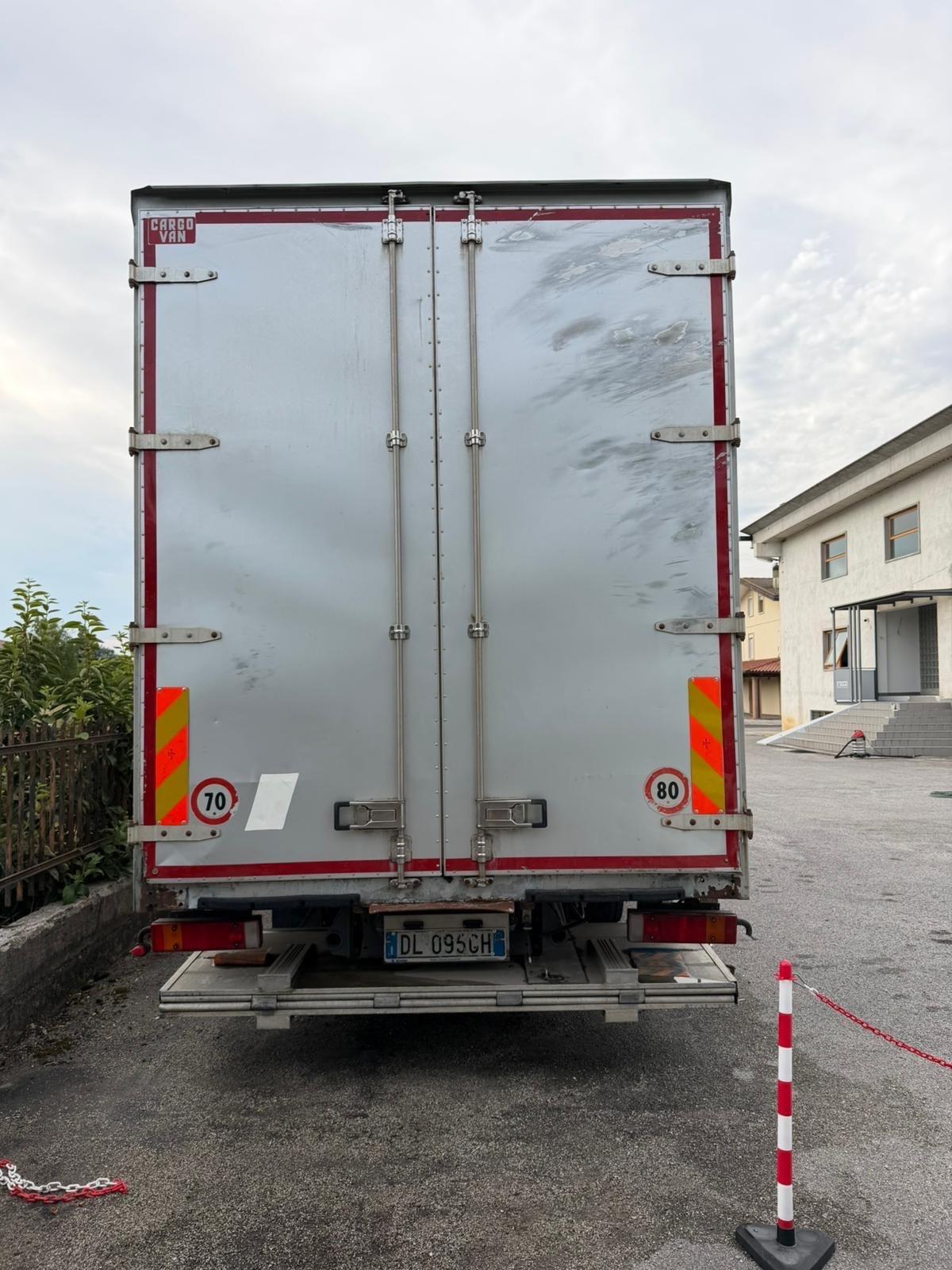 Mercedes atego 2003 6.3 diesel sponda idraulica