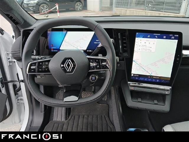 RENAULT Scenic Techno long range 220cv