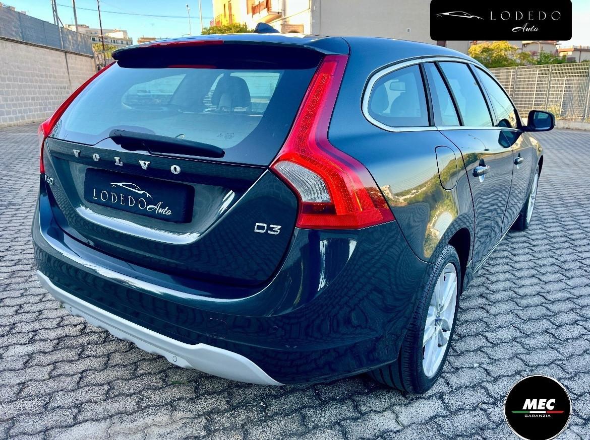Volvo V60 D3 Momentum - 2013
