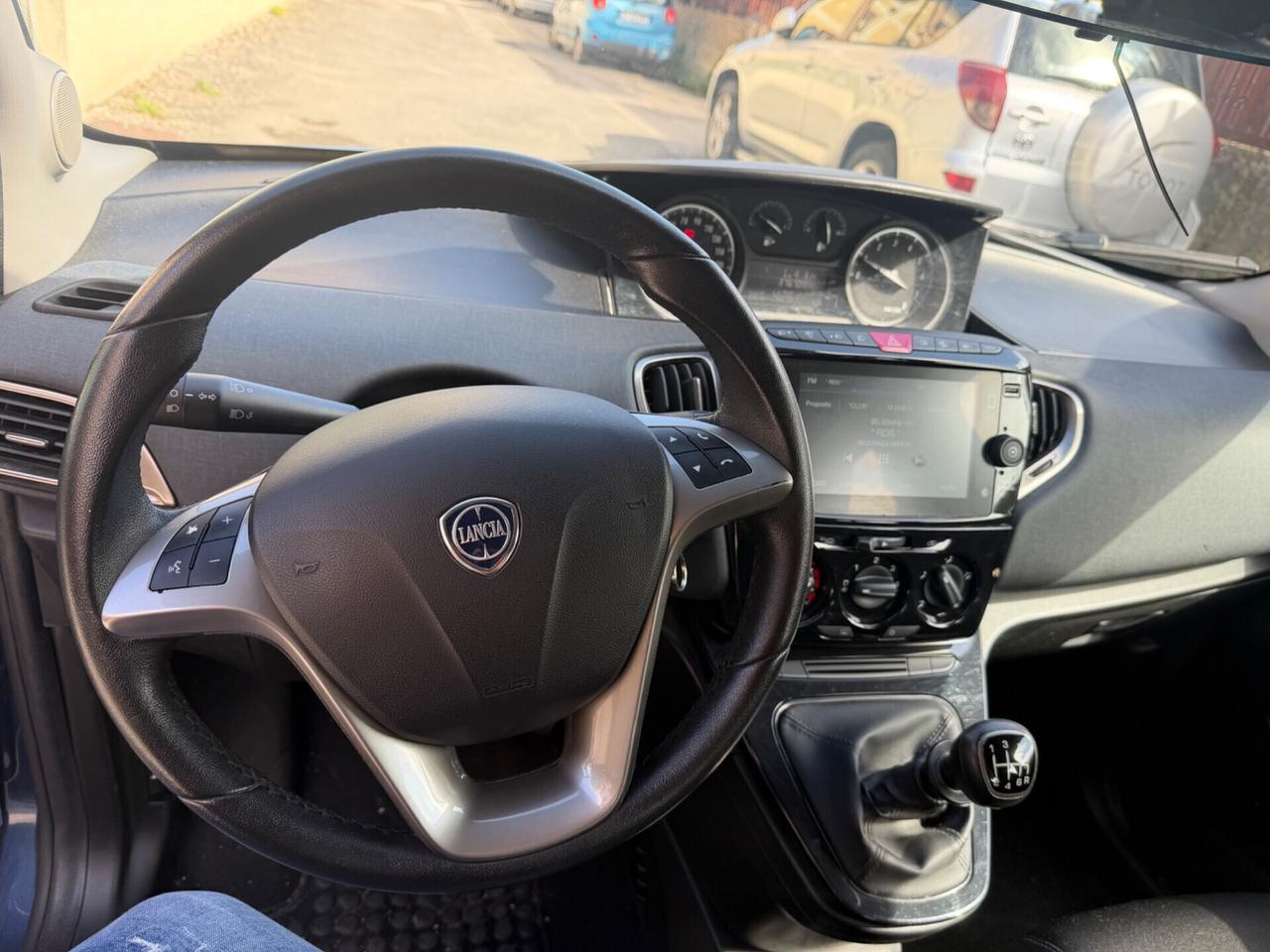 Lancia Ypsilon 1.0 FireFly 5 porte S&S Hybrid Alberta Ferretti
