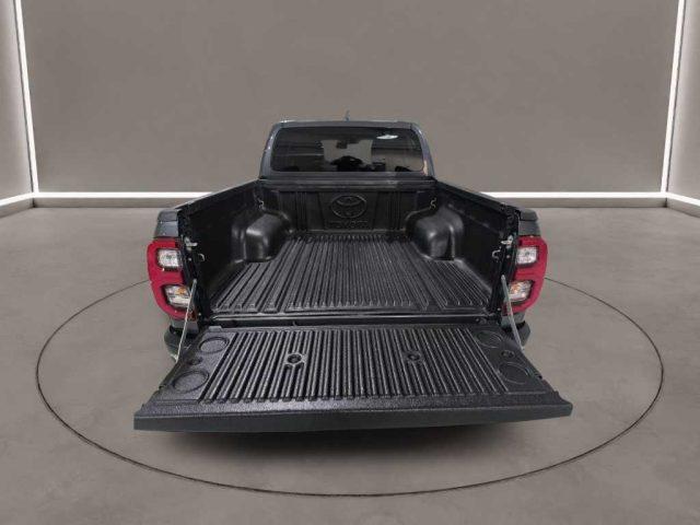 TOYOTA Hilux 4ª serie - 2.4 D-4D A/T 4WD 4 porte Double Cab