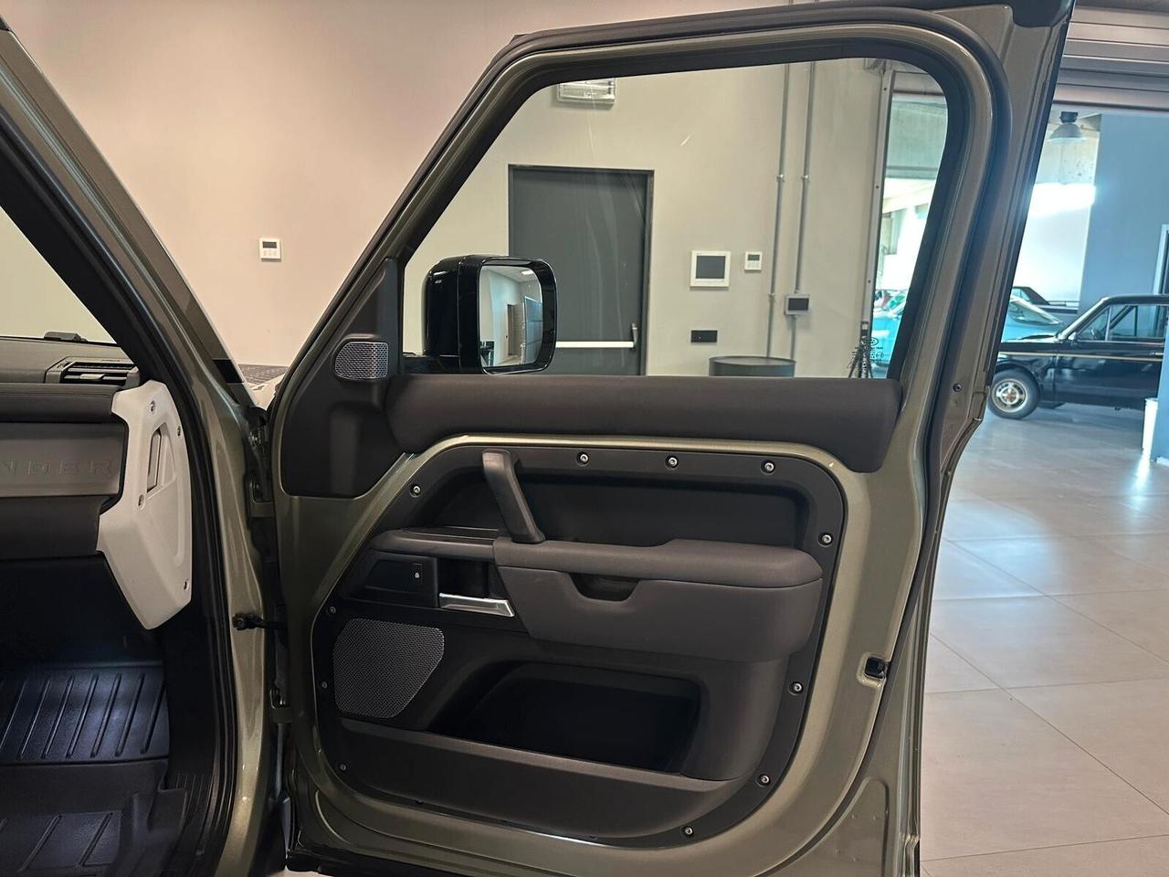 Land Rover Defender 110 3.0D I6 200 CV AWD Auto S AUTOCARRO N1