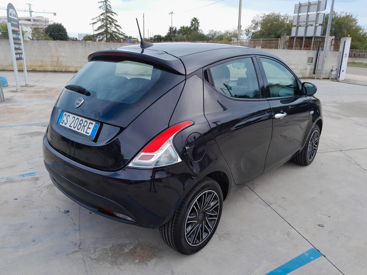 N2 LANCIA YPSILON 1.0 HYBRID S&S ORO