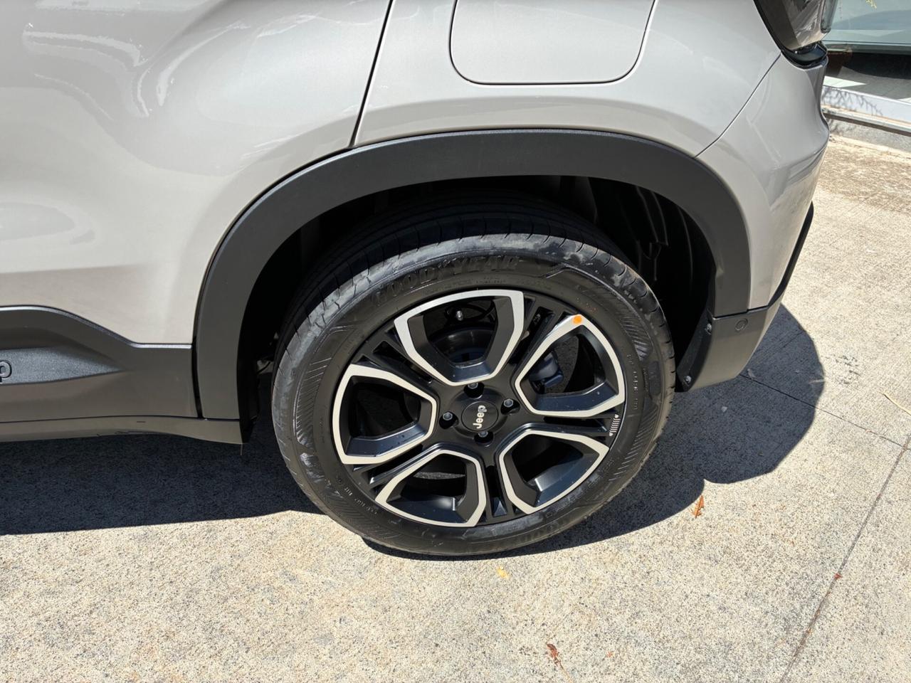 Jeep Avenger 1.2 Turbo 100 Cv summit bicolor tetto