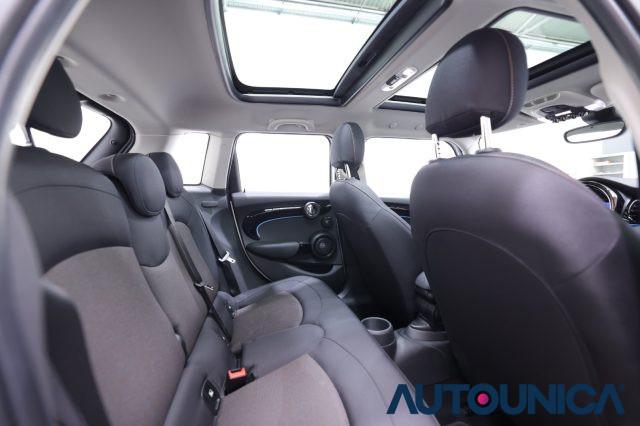 MINI Cooper 1.5 COOPER CAMDEN 5PORTE AUTOMATICA TETTO PANORAMA