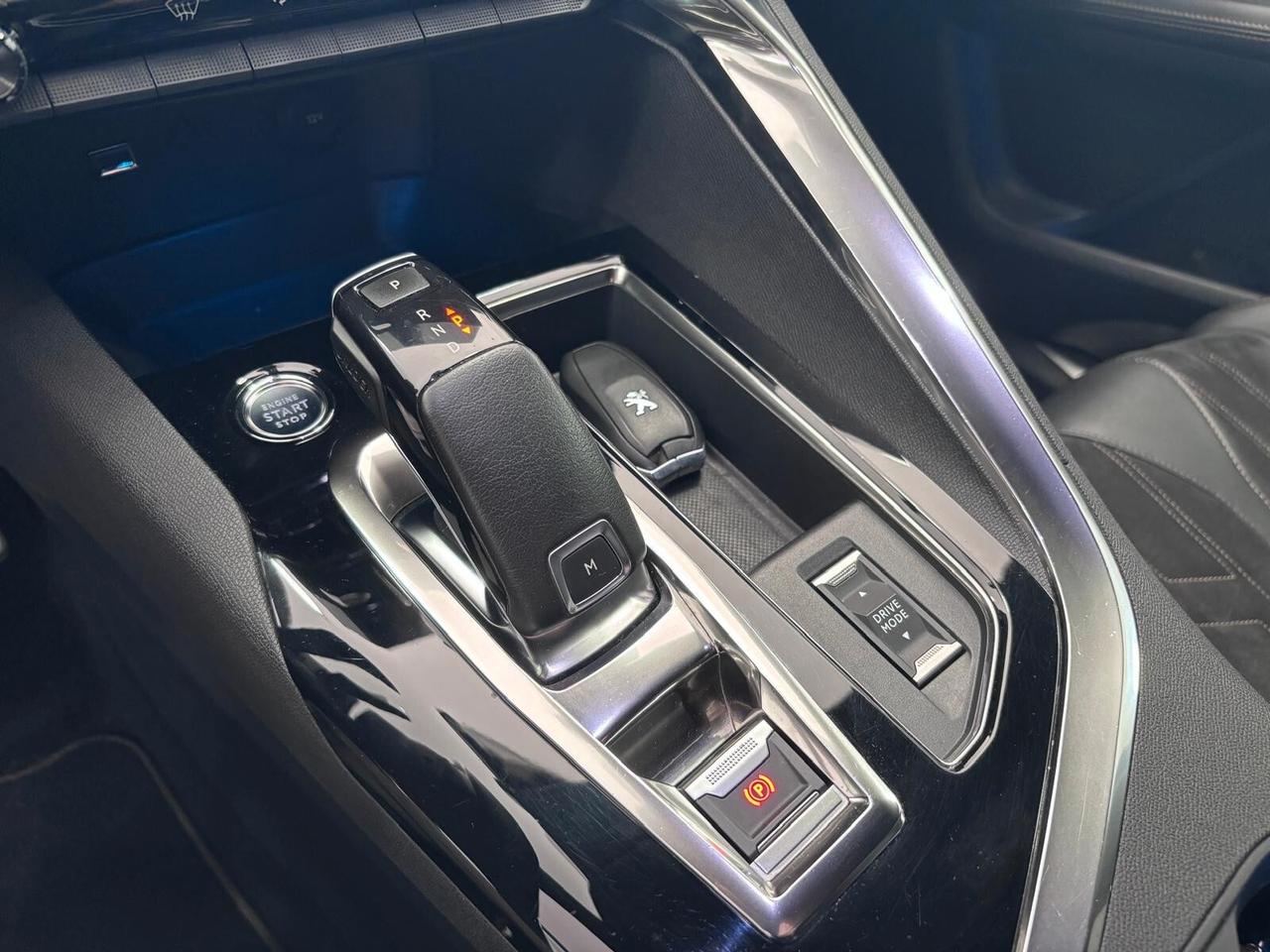 PEUGEOT 3008 GT-LINE 1.5 TAGLIANDI UFFICIALI LED-NAVI
