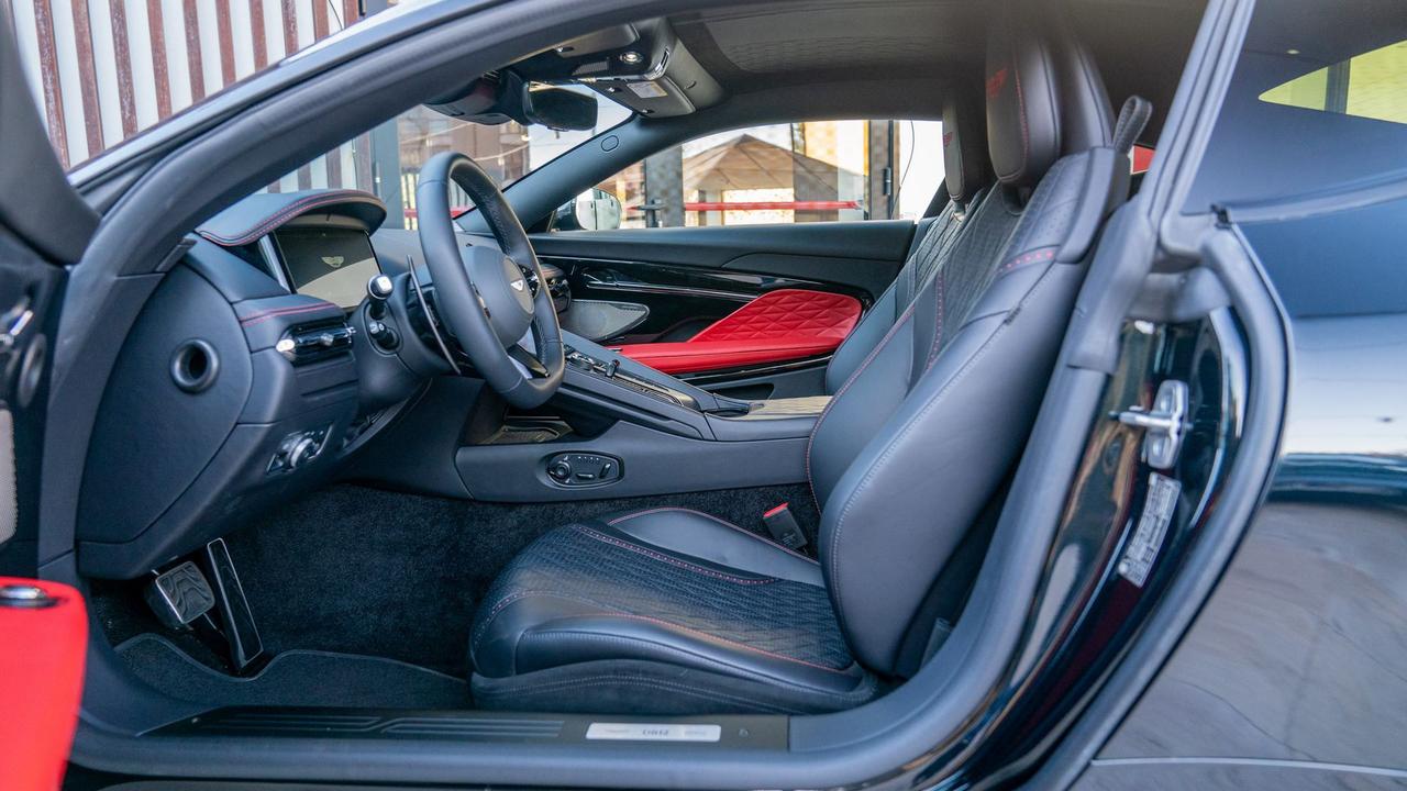 ASTON MARTIN DB12 Coupe 4.0 V8 auto