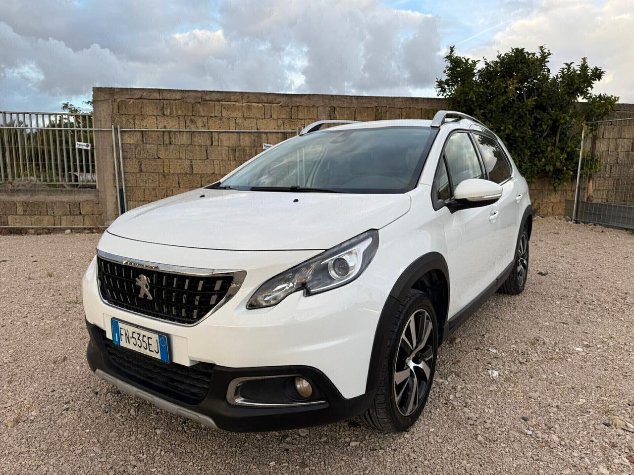 Peugeot 2008 BlueHDi 100 Black Matt