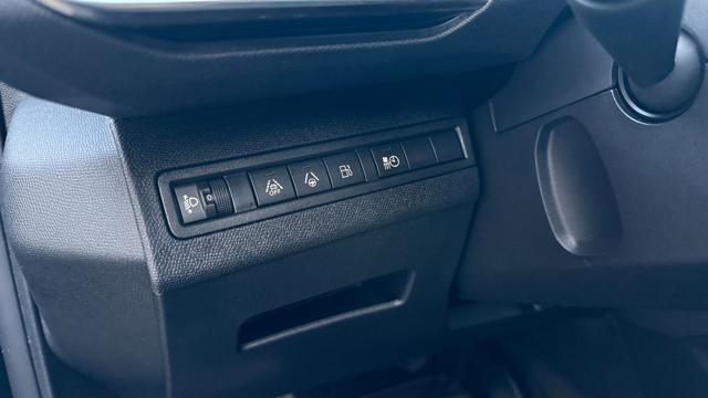 PEUGEOT 3008 HYBRID 180 e-EAT8 ALLURE PACK*24M.G.*