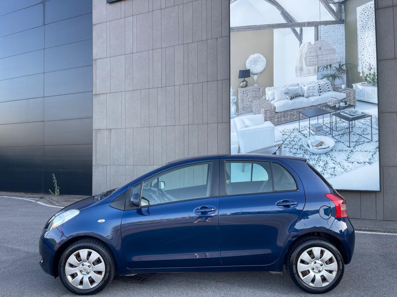 Toyota Yaris 1.0 5 porte Sol