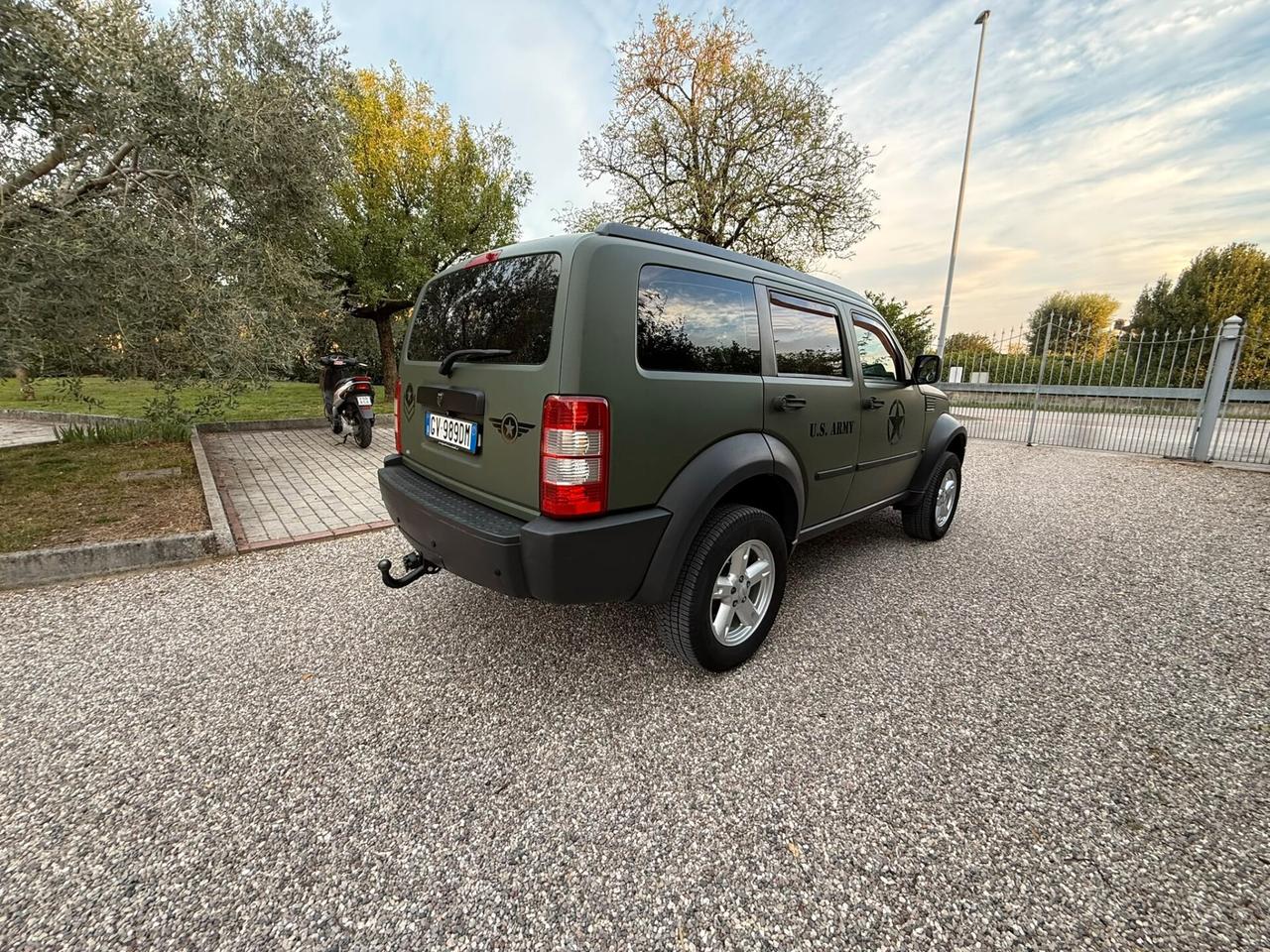 Dodge Nitro 2.8 CRD Automatico – Assetto Rialzato – 3 Set Ruote – Gancio Traino