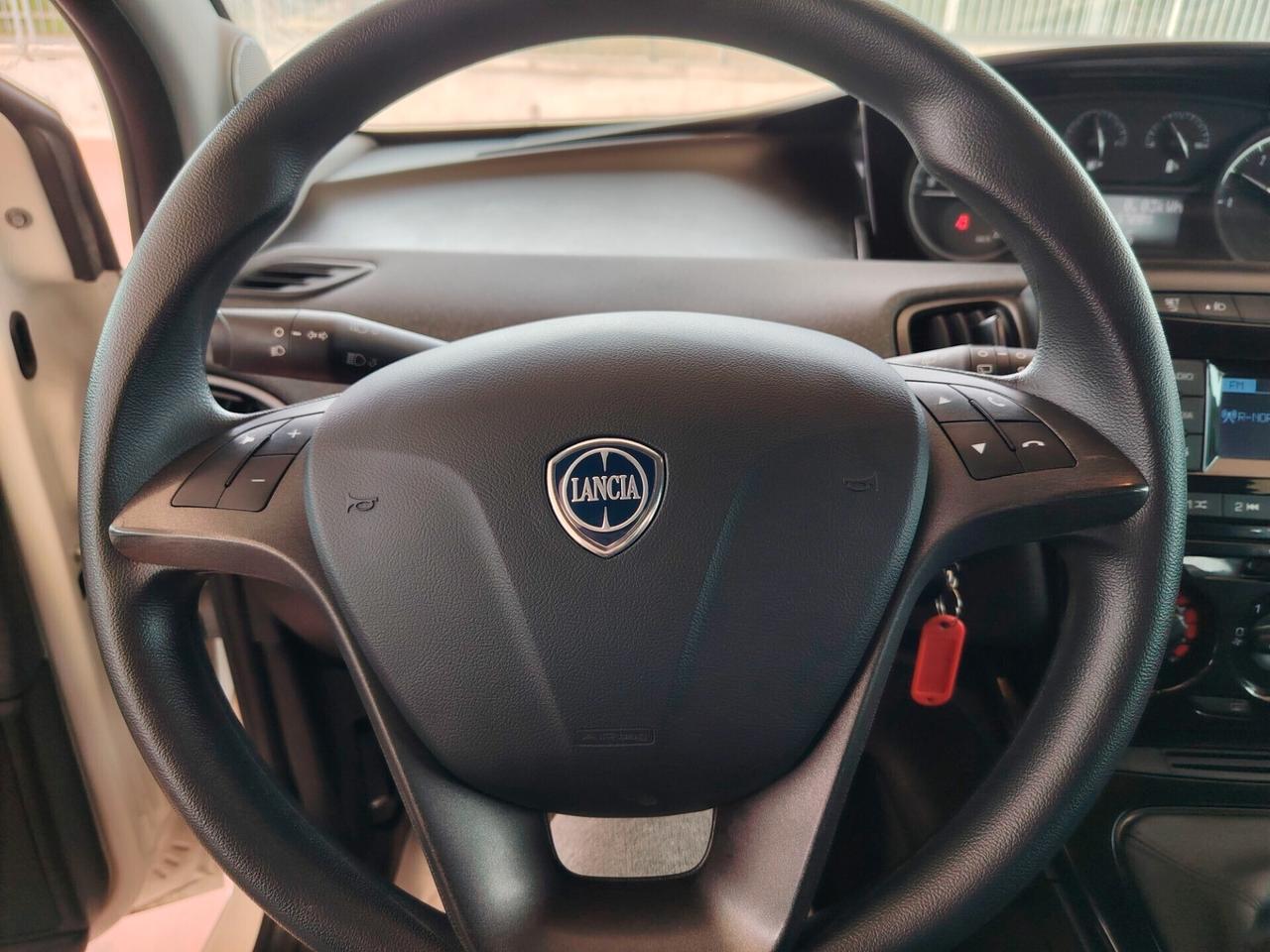 Lancia Ypsilon 1.0 FireFly 5 porte Hybrid Ecochic Silver 5700km