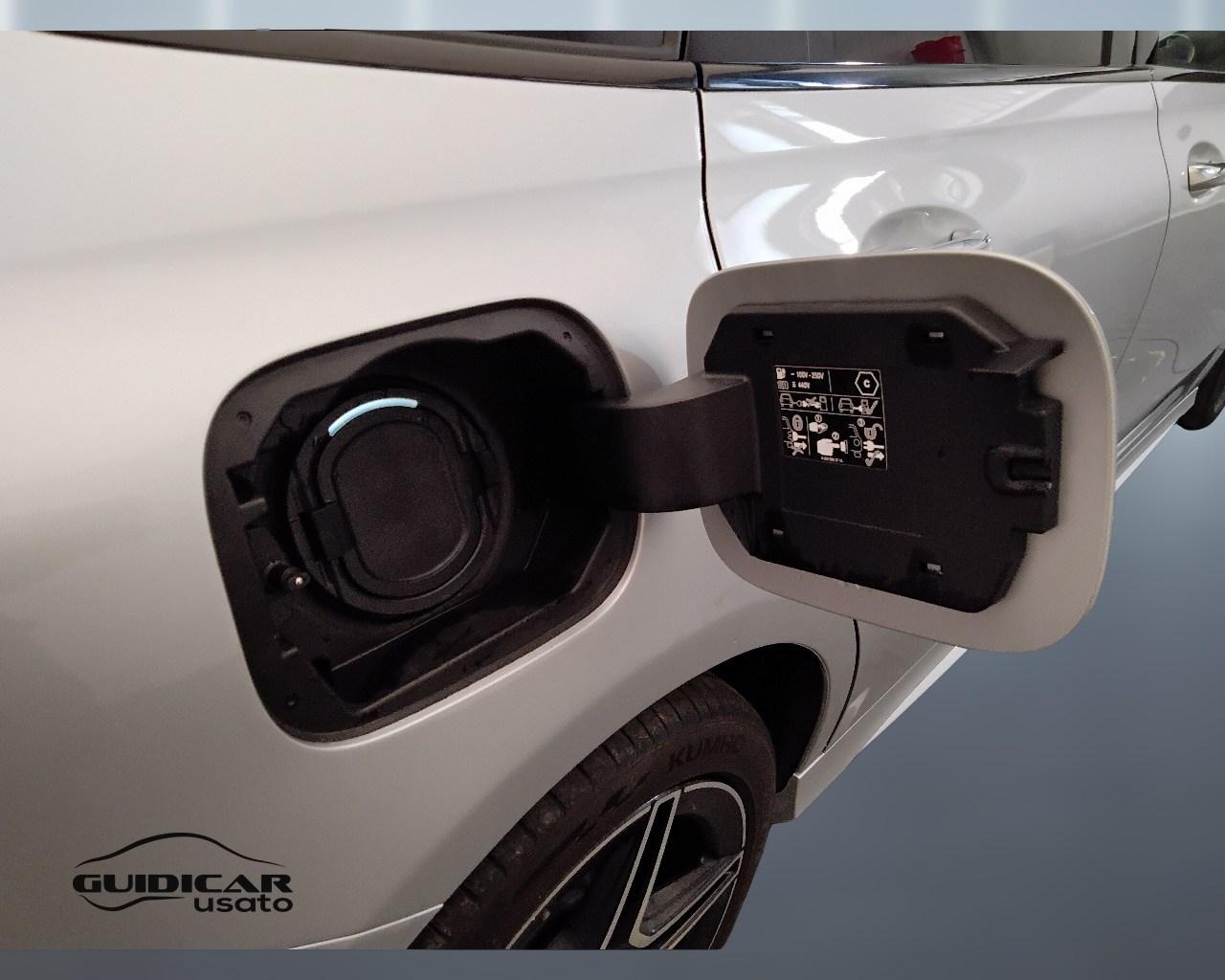 Mercedes-Benz Classe B - W247 2023 - B 250 e phev AMG Line Advanced Plus auto