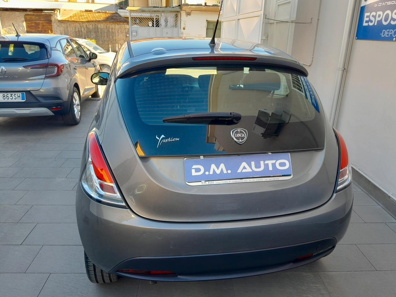 Lancia Ypsilon 1.2 69 CV 5 porte S&S Silver