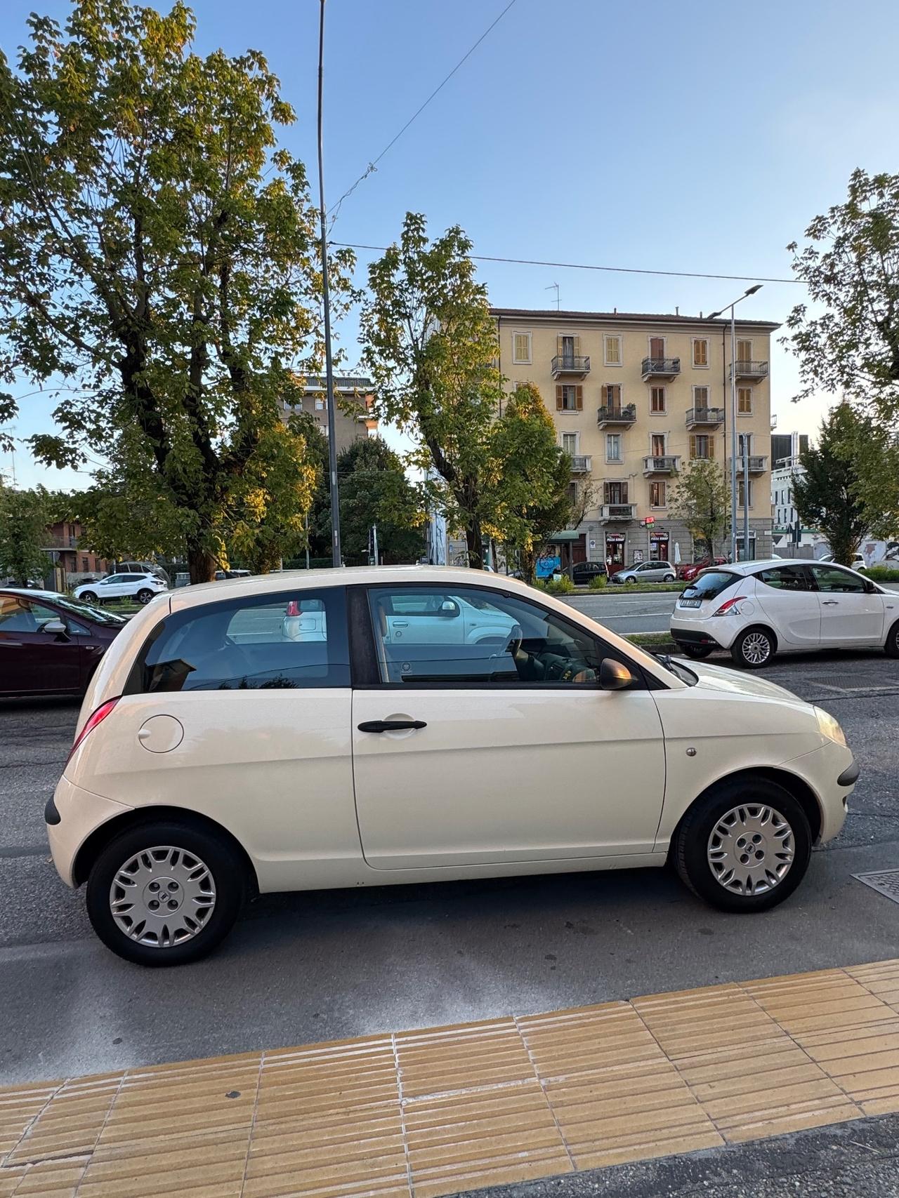 Lancia Ypsilon 1.2 60 cv Argento