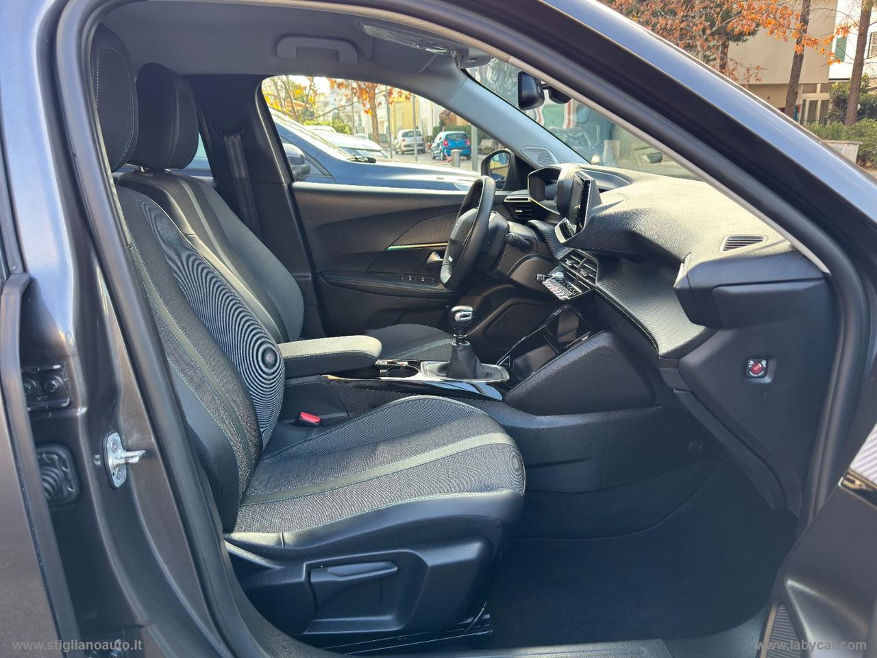 PEUGEOT 2008 BlueHDi 110 S&S Allure