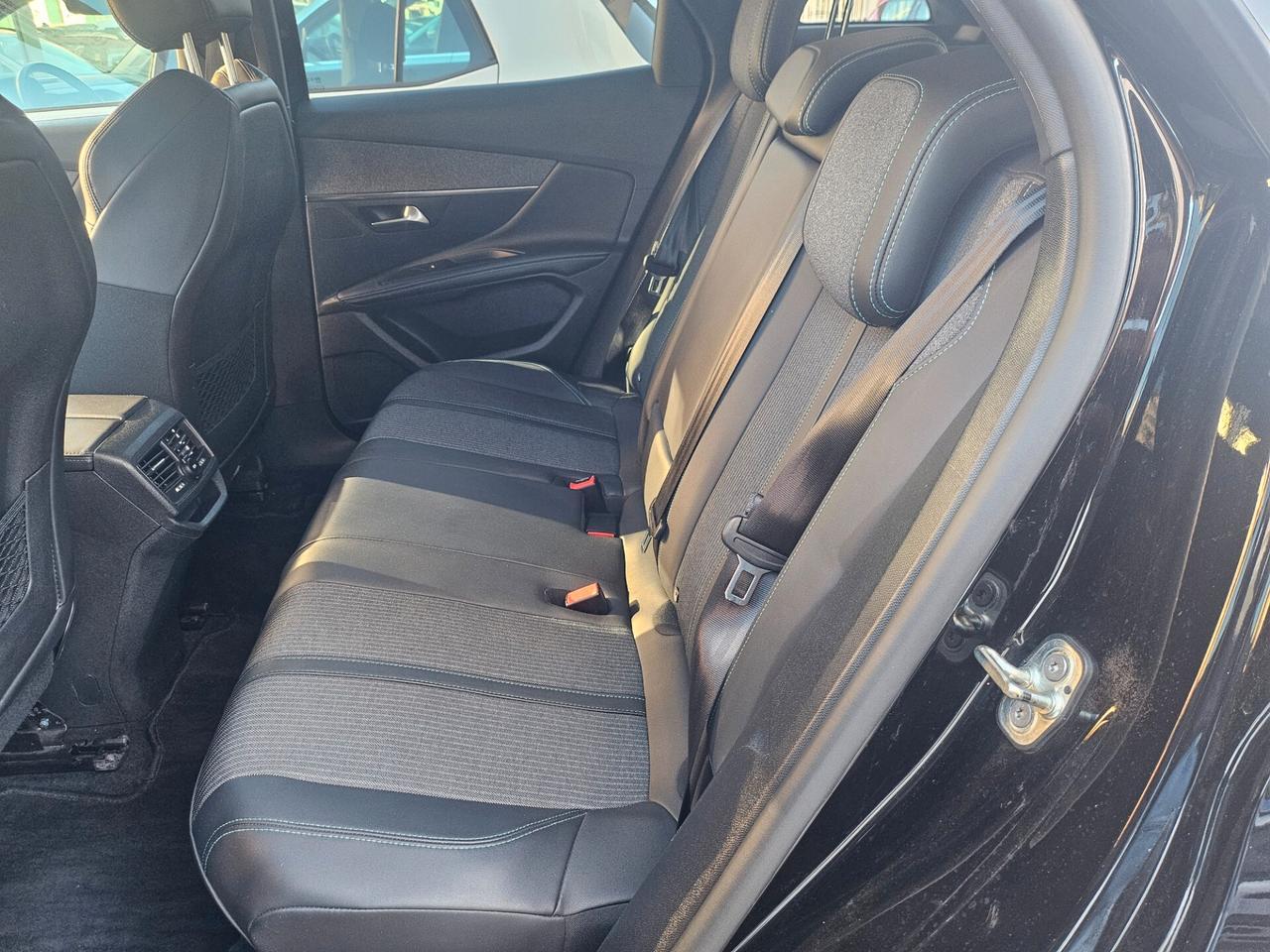 Peugeot 3008 BlueHDi 130 EAT8 Allure Pack 2022