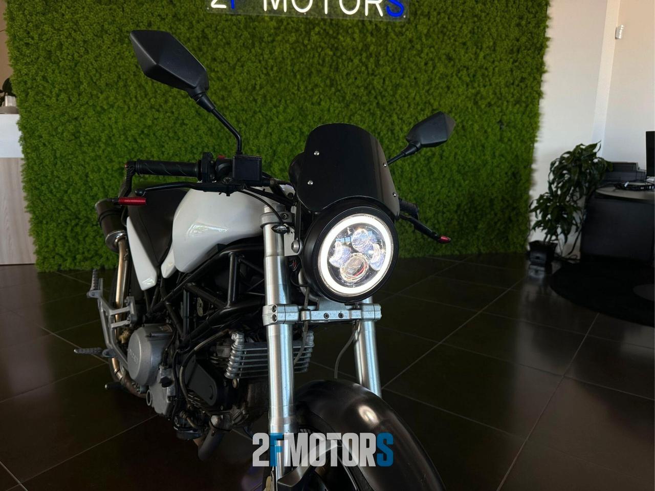 Ducati Monster 750 Dark