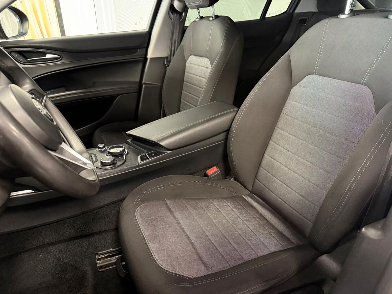 Alfa Romeo Stelvio 2.2 Turbodiesel 160 CV AT8 RWD Business