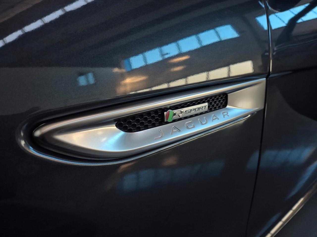 Jaguar XF R sport AWD 2.0d 179cv Automatica Navi Finanziabile