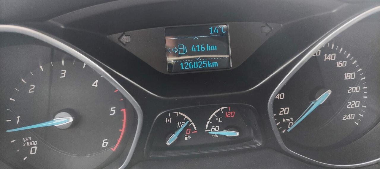 CONSUMI RIDOTTI -FORD FOCUS 1.6 -POCHI CHILOMETRI