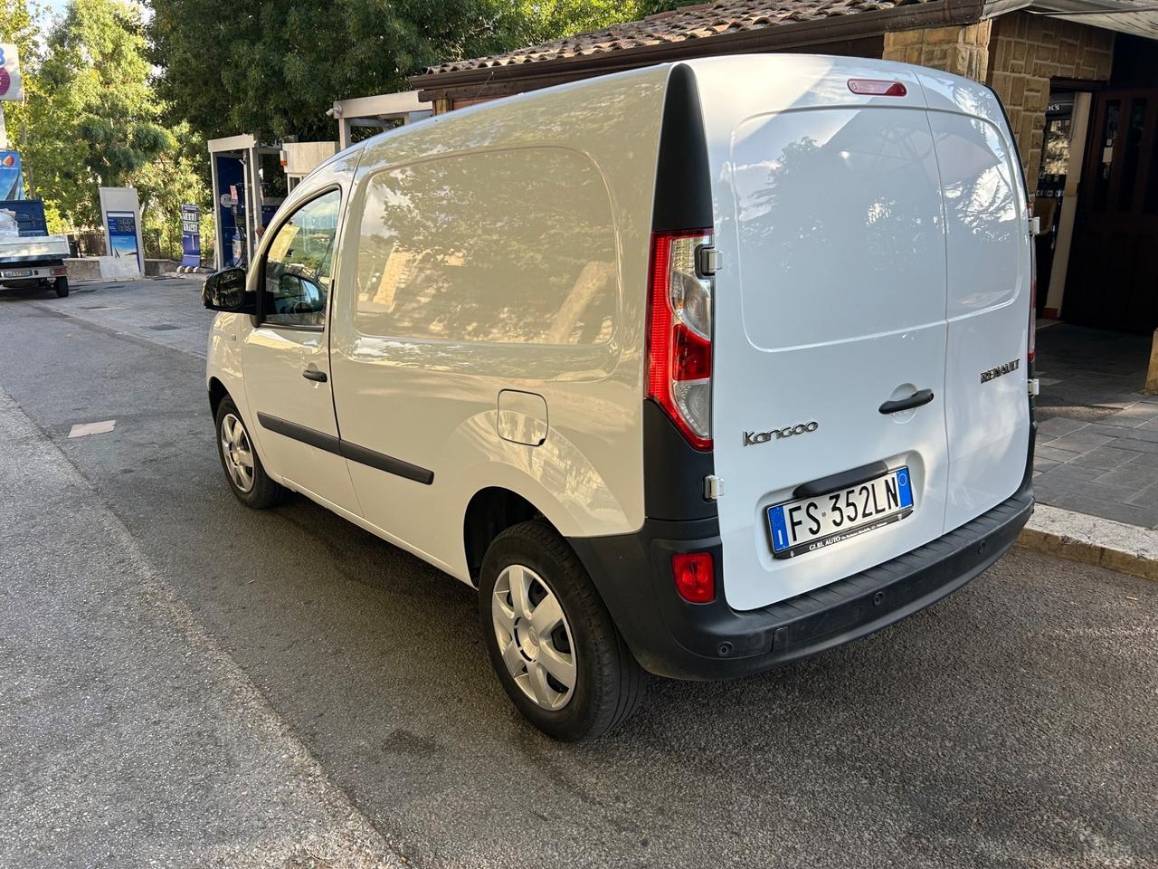Renault Kangoo 1.5 dCi 3 posti coibentato