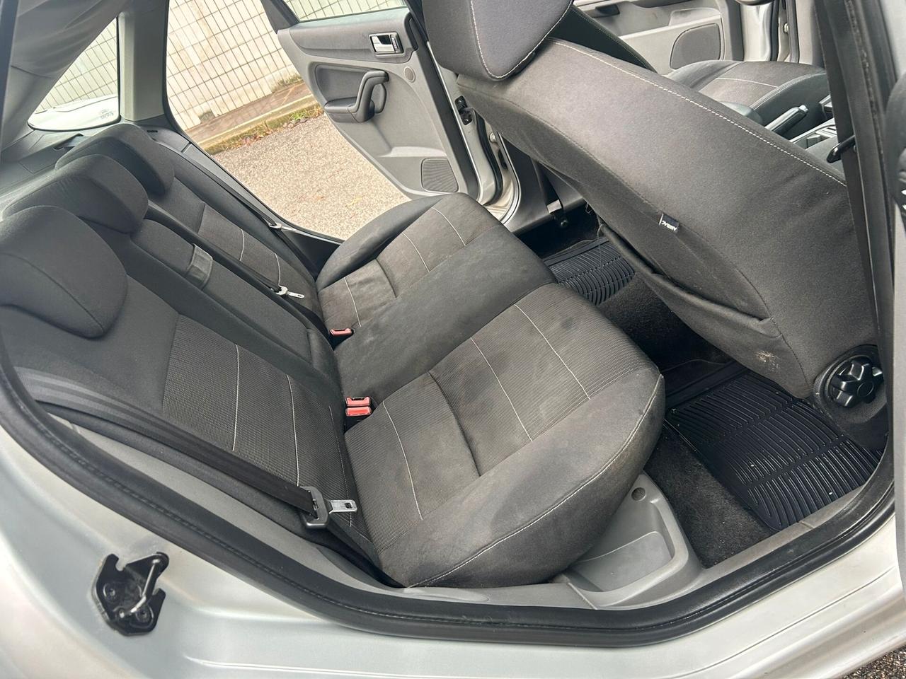 Ford Focus 1.6 (115CV) 5p. Bz.- GPL Titanium