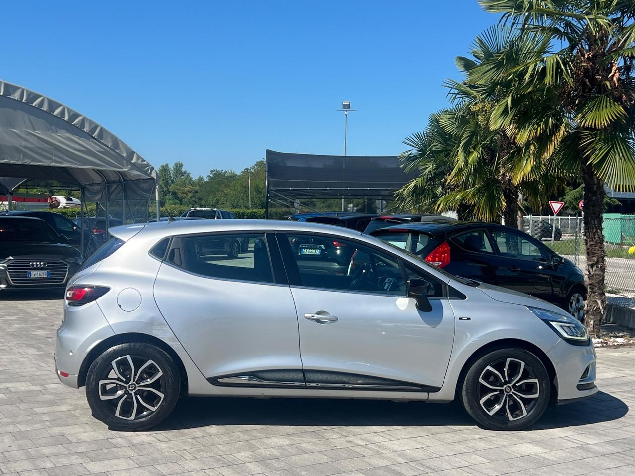 Renault Clio dCi 8V 90 CV EDC 5 porte Moschino Intens