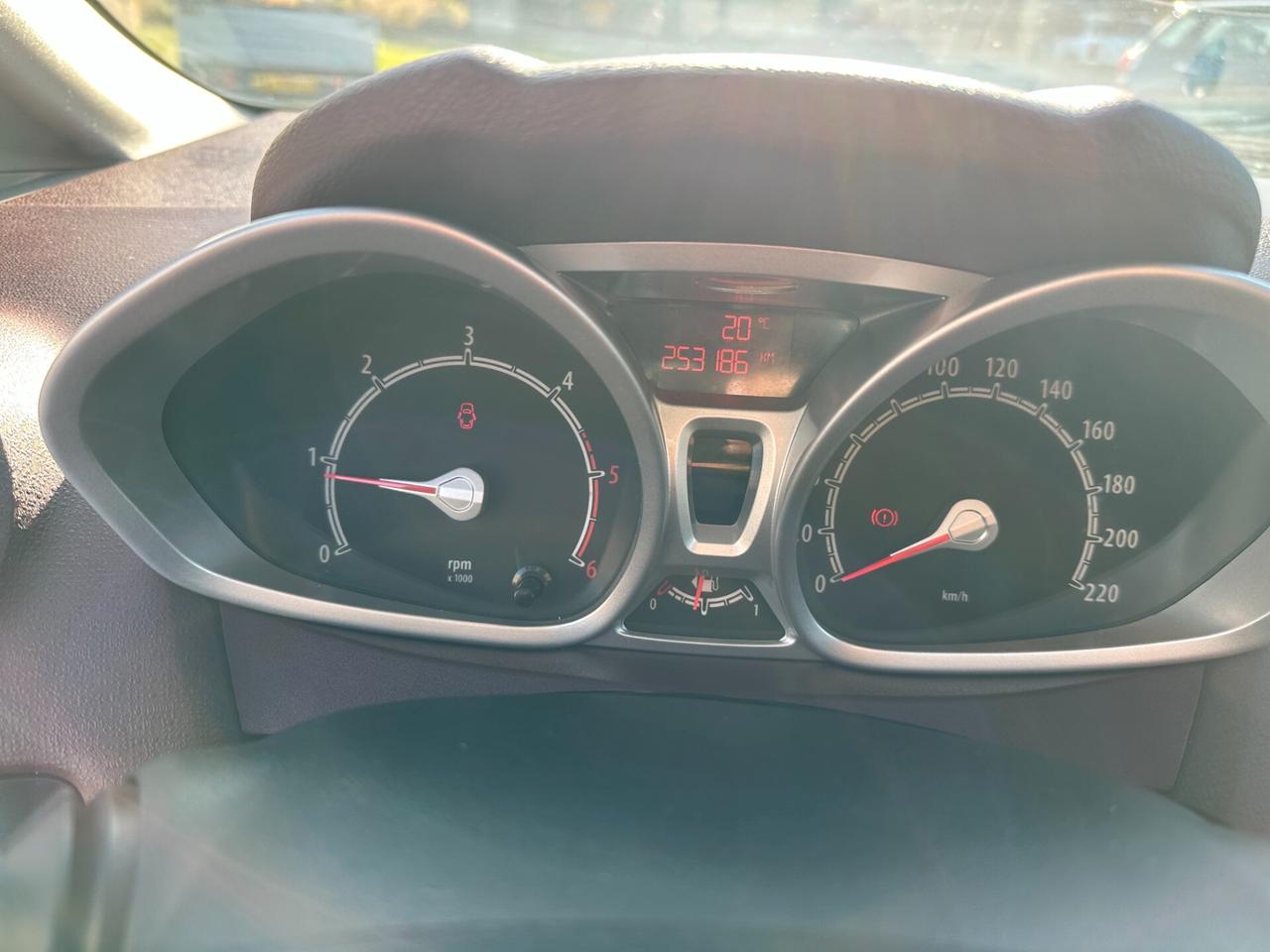 Ford Fiesta 1.4 TDCi 5p. Titanium