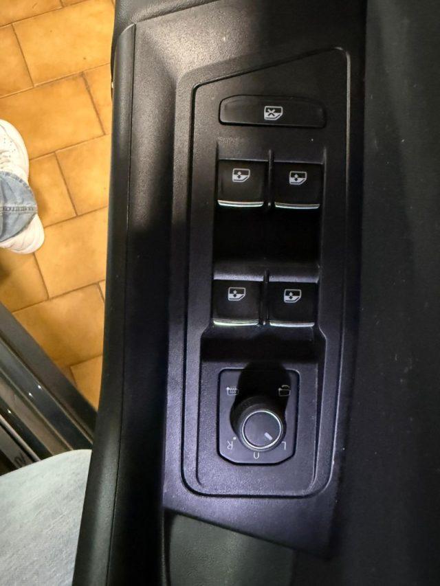 VOLKSWAGEN T-Roc 2.0 TDI SCR DSG 4MOTION R-Line